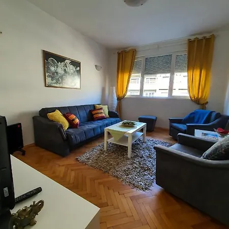 Apartment Main Square *