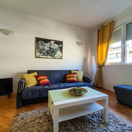 Main Square Apartment